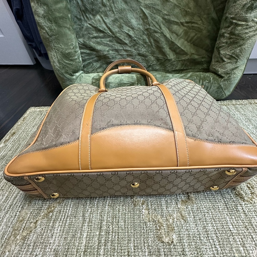 Gucci Brown Monogram Travel Bag - Picture 9 of 16